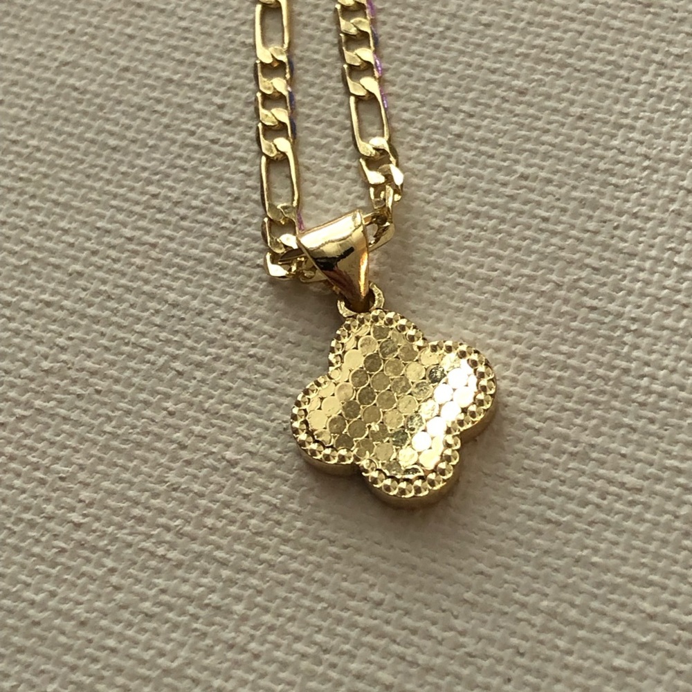 Gold-tone Clover Pendant Figaro Necklace